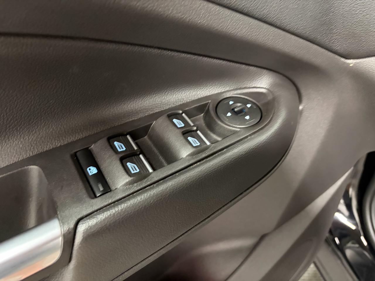 Ford Escape Titanium 4WD 2017