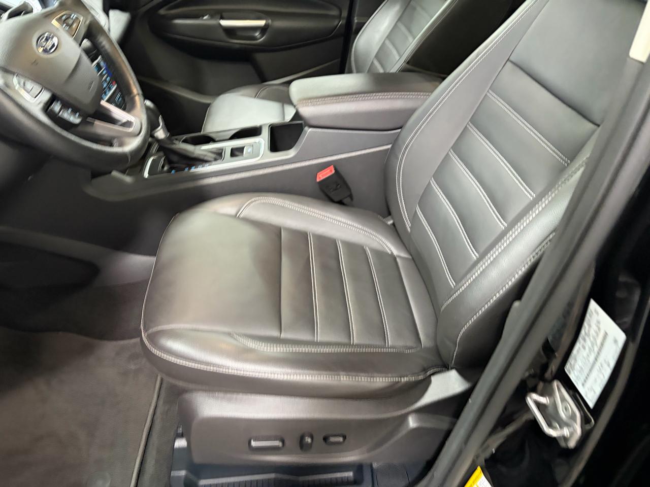 Ford Escape Titanium 4WD 2017