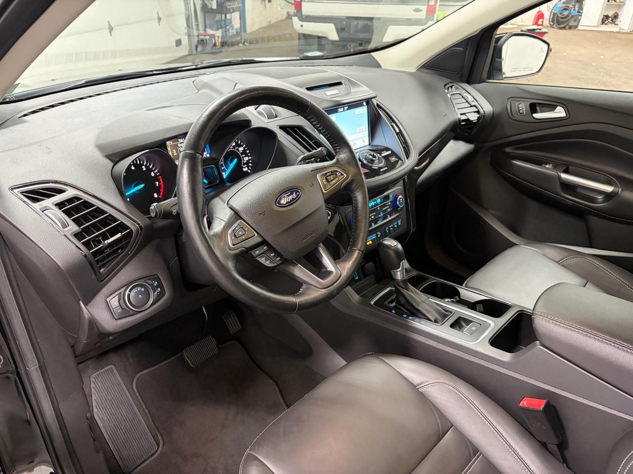 Ford Escape Titanium 4WD 2017