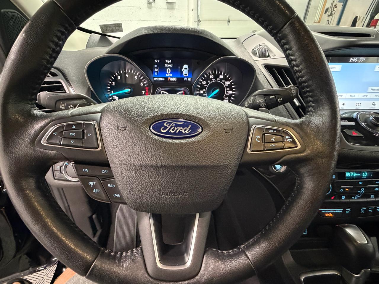 Ford Escape Titanium 4WD 2017