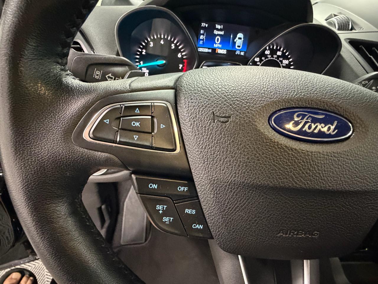 Ford Escape Titanium 4WD 2017