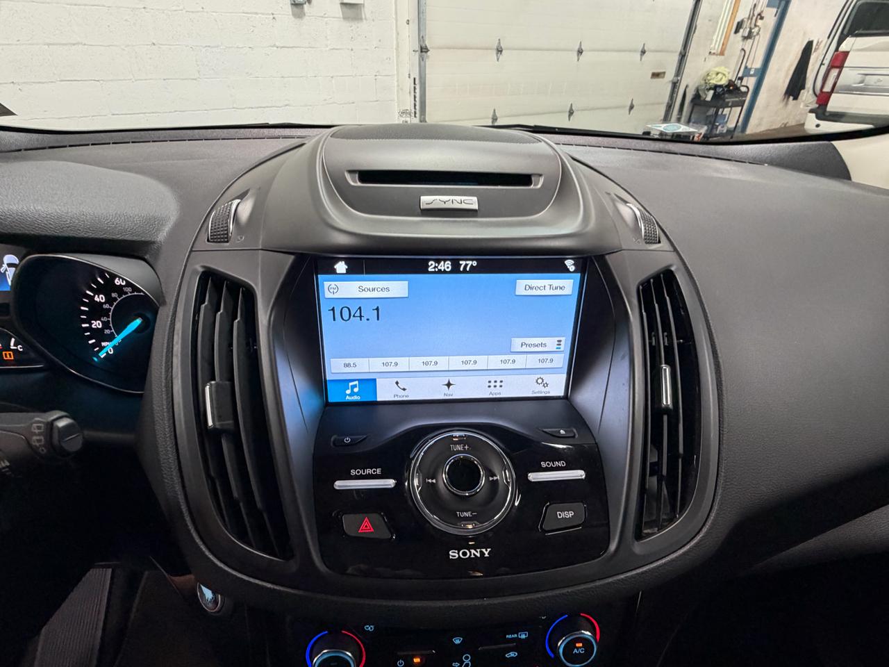Ford Escape Titanium 4WD 2017