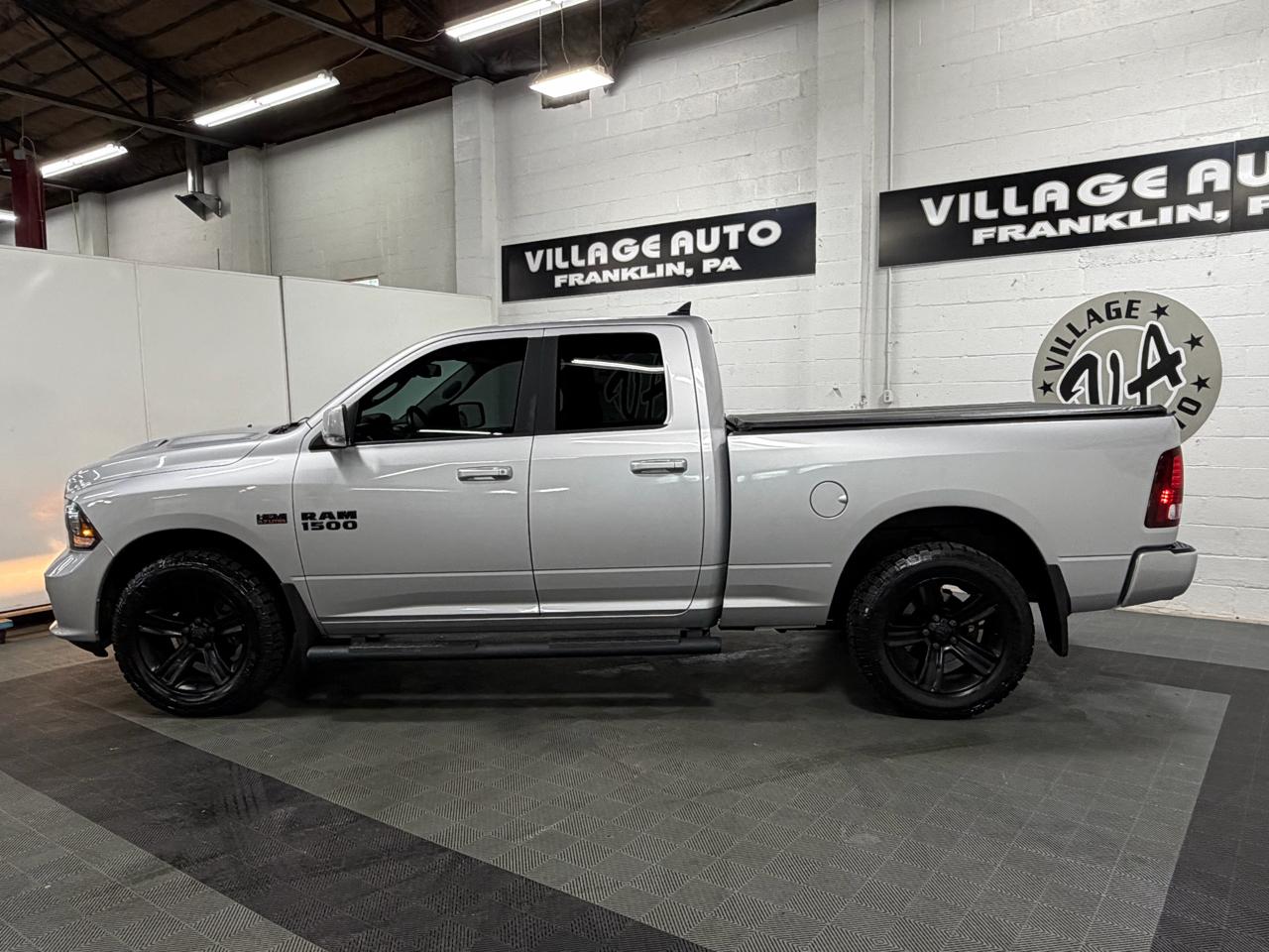 RAM 1500 4WD Quad Cab 140.5" Night 2018