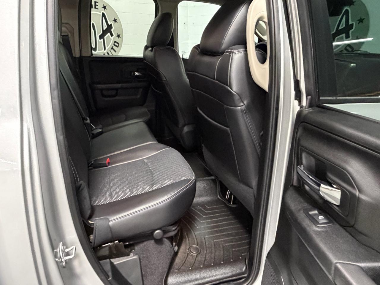 RAM 1500 4WD Quad Cab 140.5" Night 2018