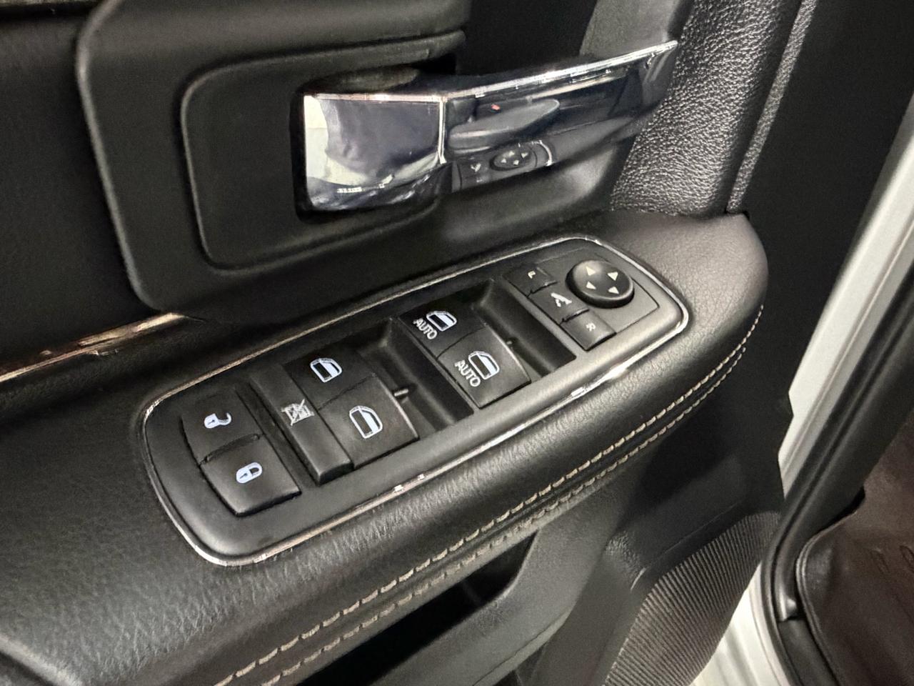 RAM 1500 4WD Quad Cab 140.5" Night 2018