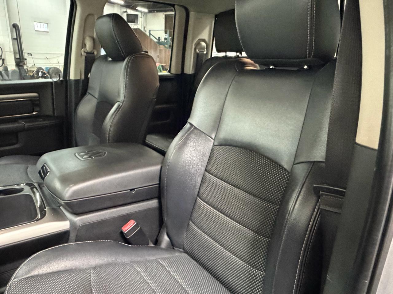 RAM 1500 4WD Quad Cab 140.5" Night 2018