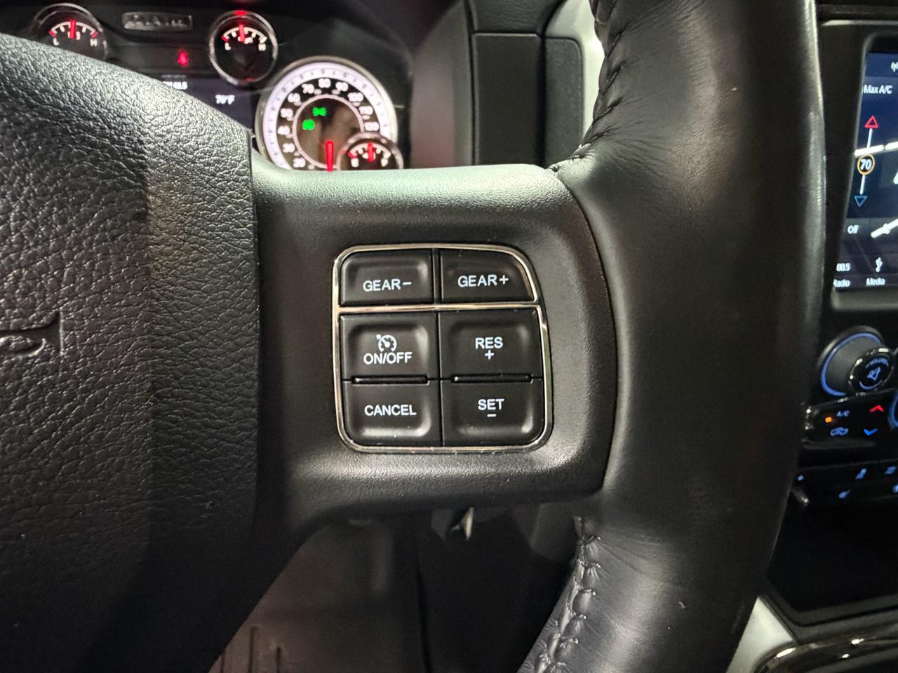 RAM 1500 4WD Quad Cab 140.5" Night 2018
