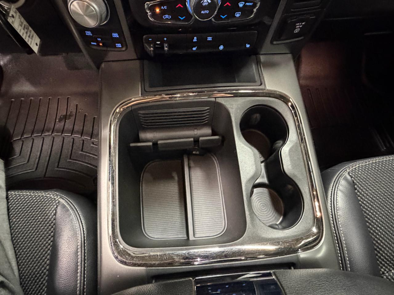 RAM 1500 4WD Quad Cab 140.5" Night 2018