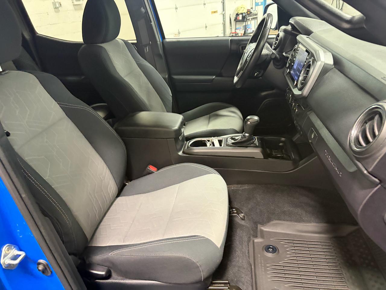 Toyota Tacoma 4WD Double Cab V6 AT TRD Sport (Natl) 2021