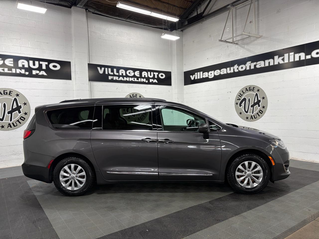 Chrysler Pacifica Touring-L 2017