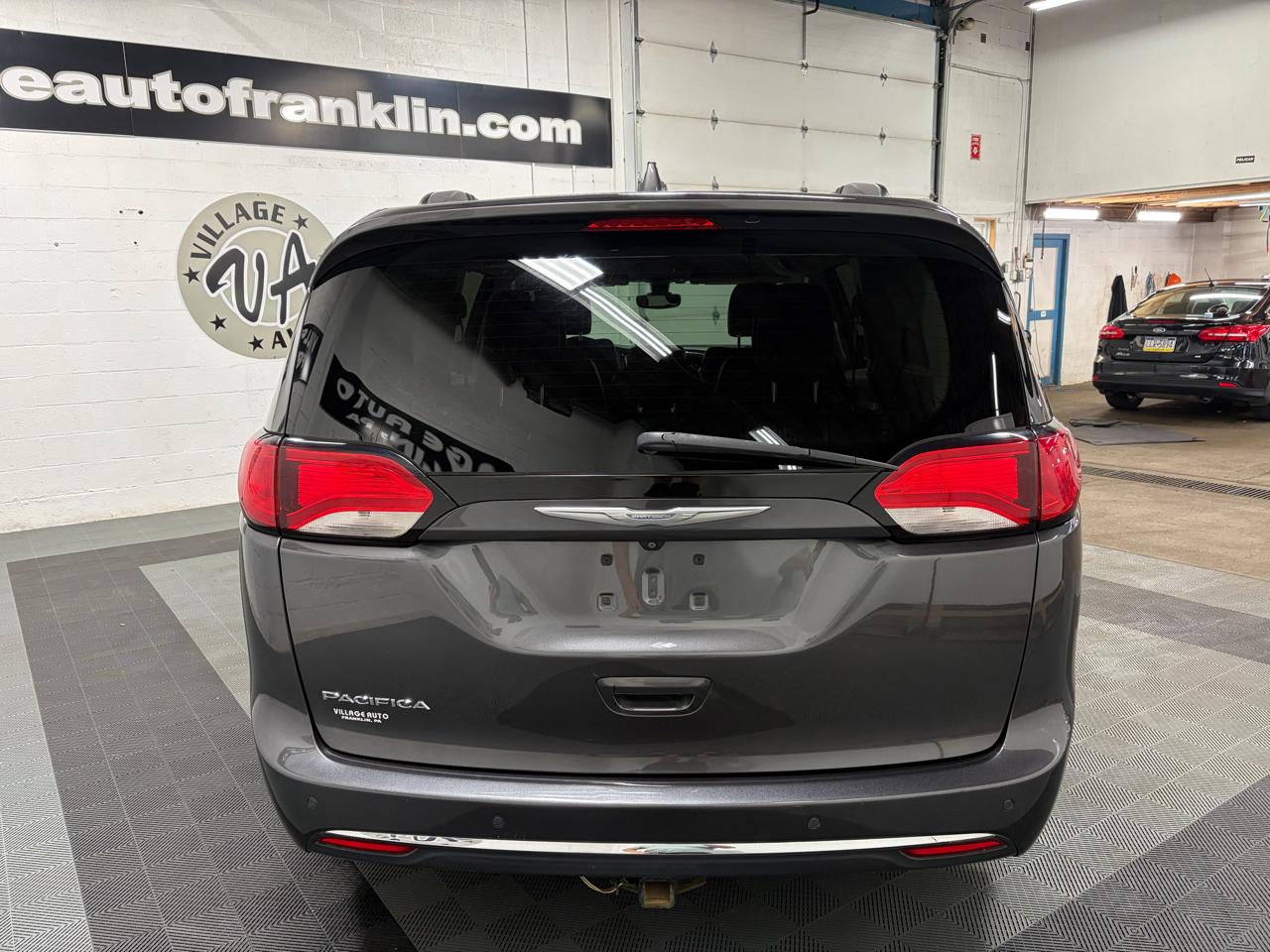 Chrysler Pacifica Touring-L 2017