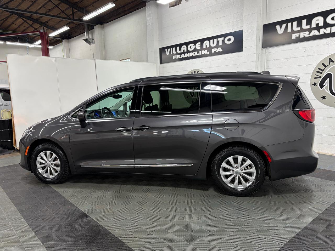 Chrysler Pacifica Touring-L 2017