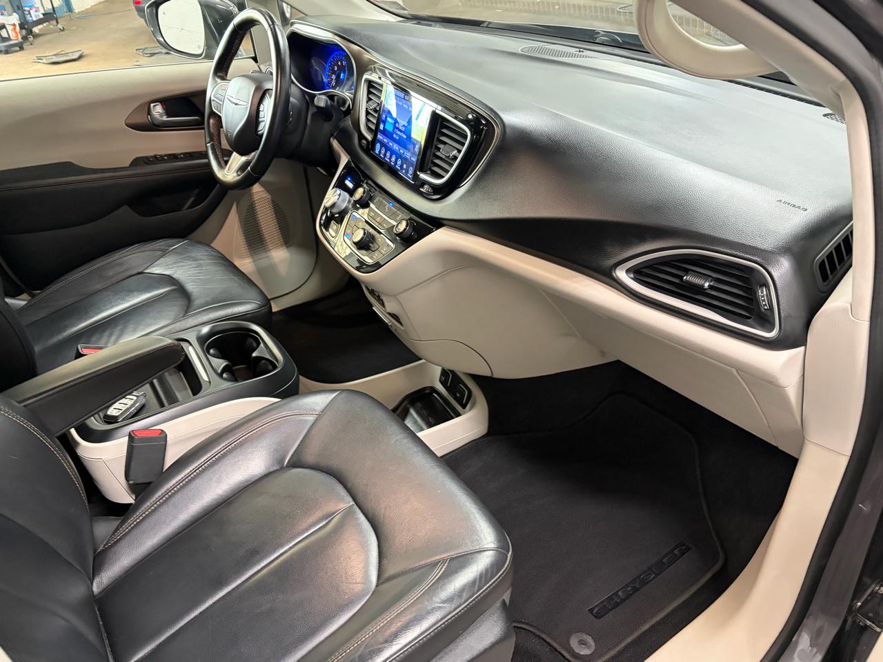 Chrysler Pacifica Touring-L 2017
