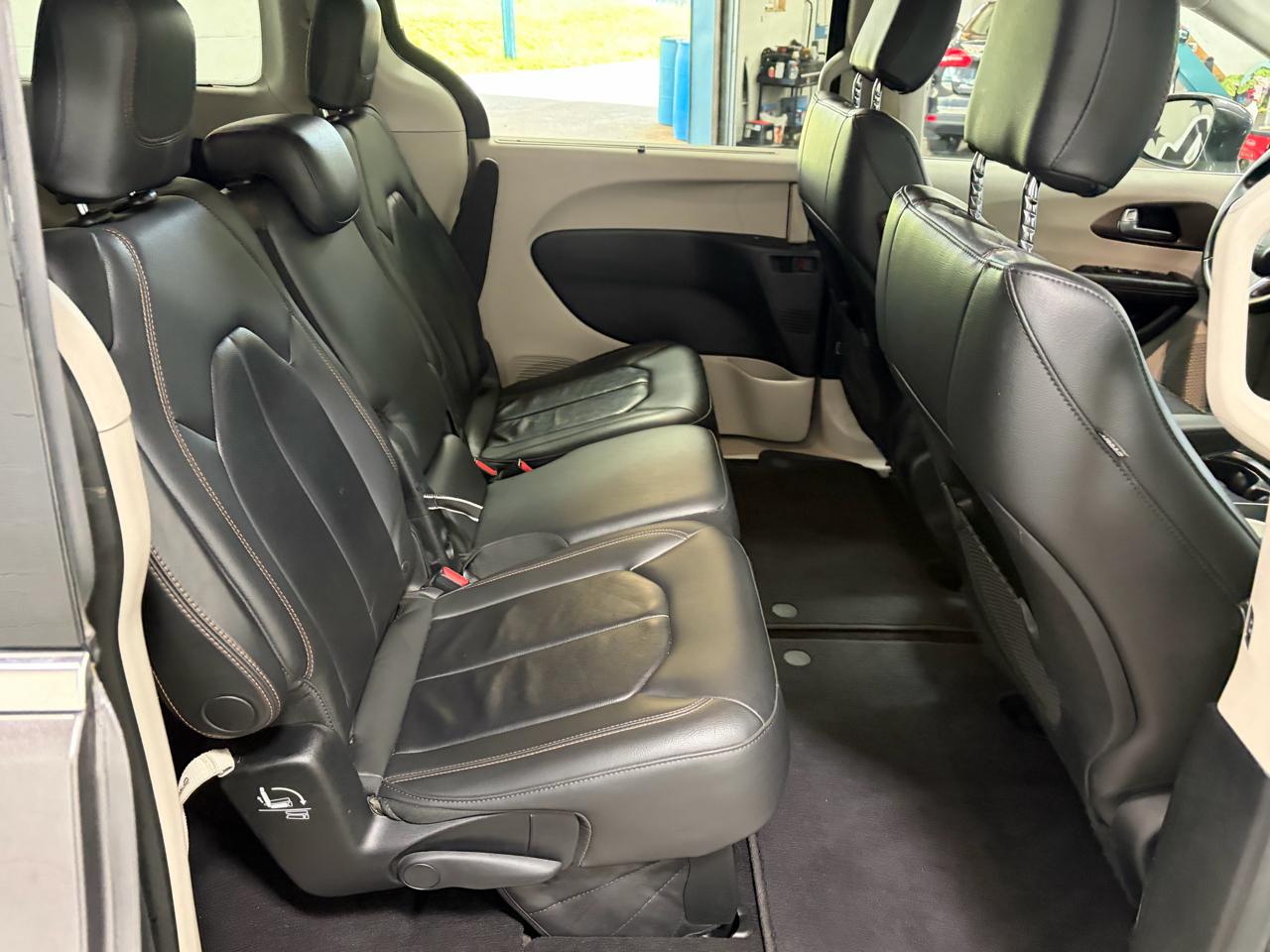 Chrysler Pacifica Touring-L 2017