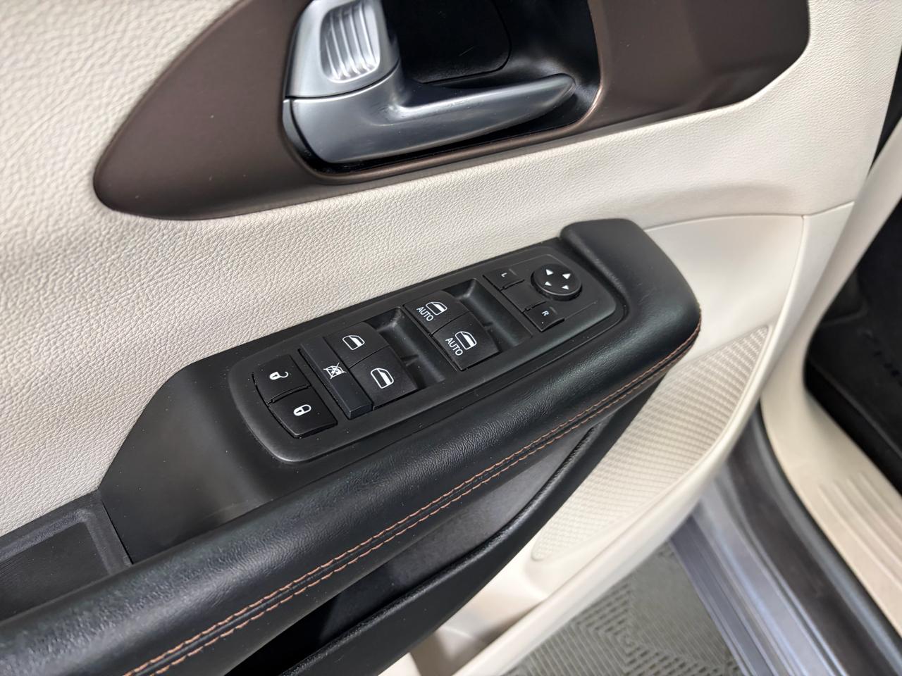 Chrysler Pacifica Touring-L 2017