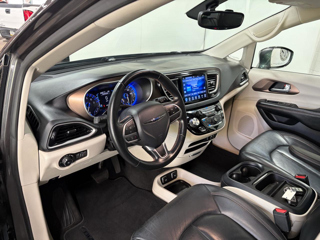 Chrysler Pacifica Touring-L 2017