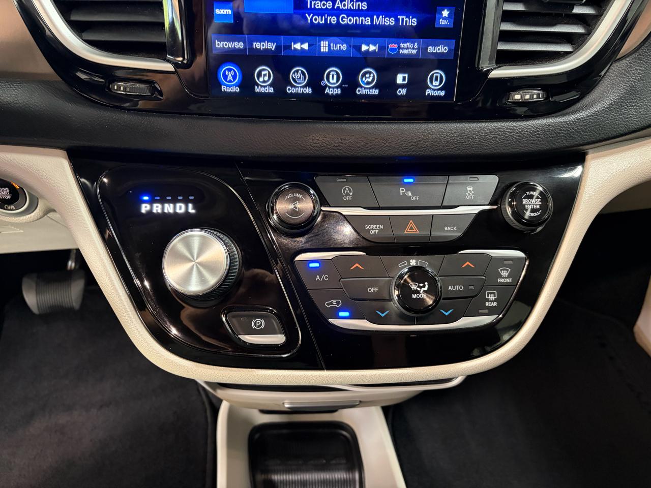Chrysler Pacifica Touring-L 2017