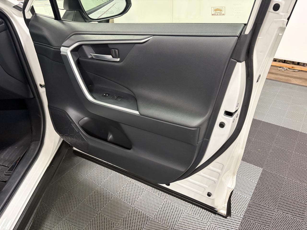 Toyota RAV4 Limited AWD 2019
