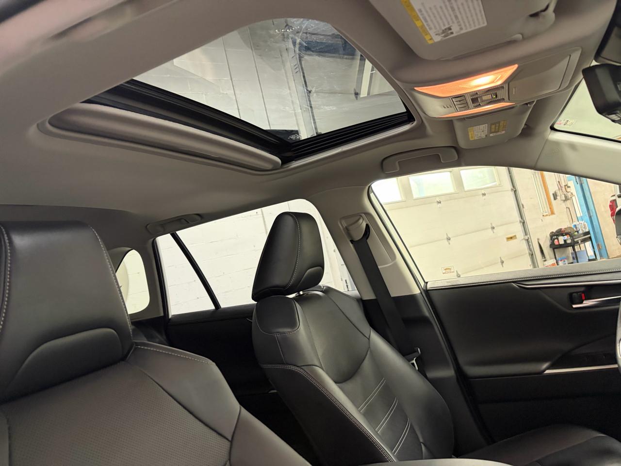 Toyota RAV4 Limited AWD 2019