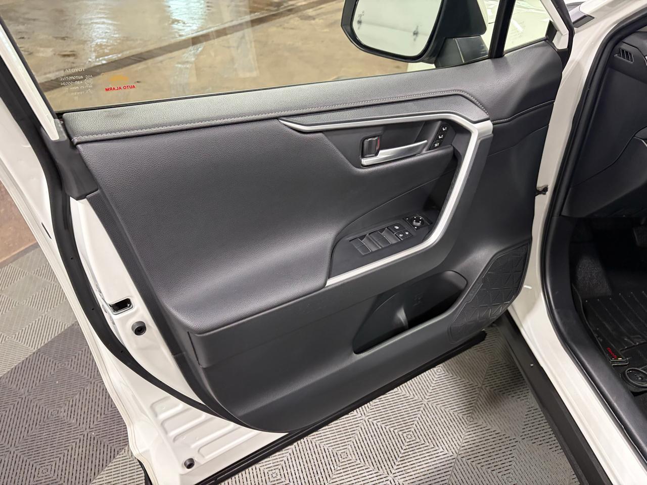 Toyota RAV4 Limited AWD 2019