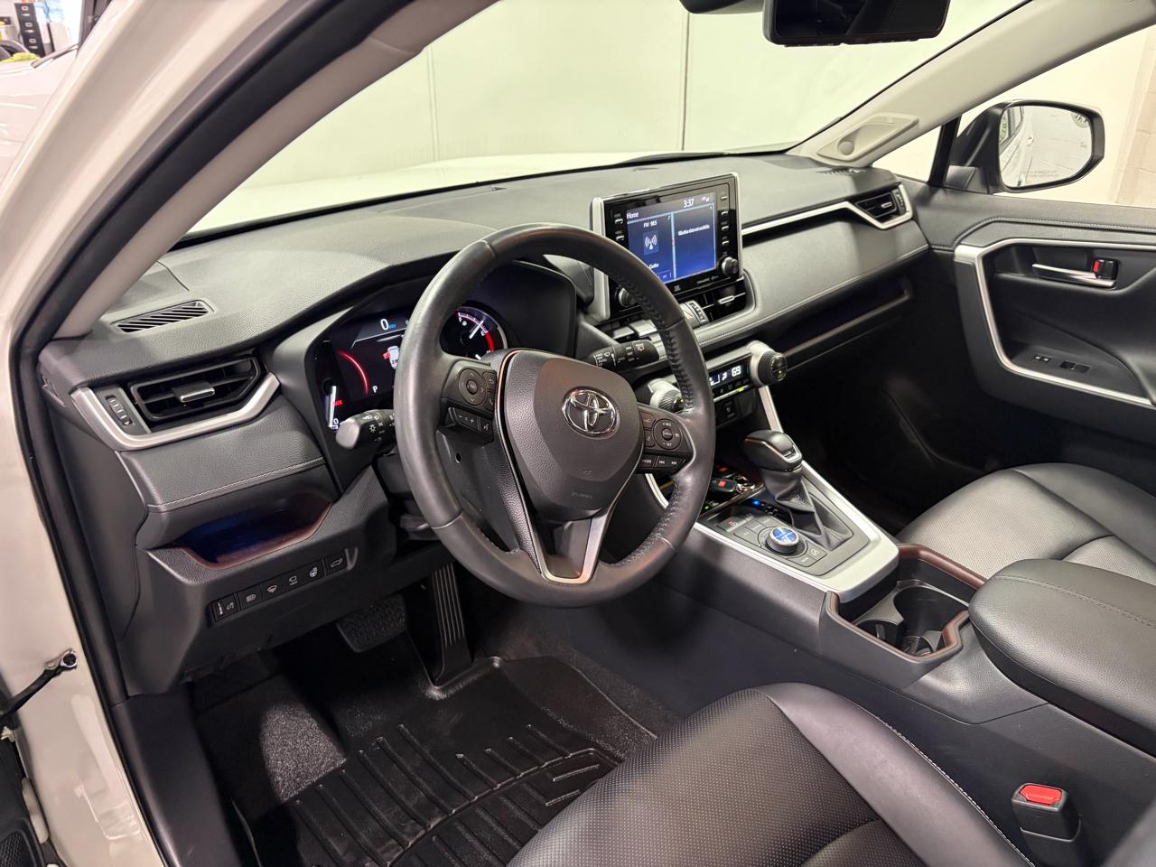 Toyota RAV4 Limited AWD 2019