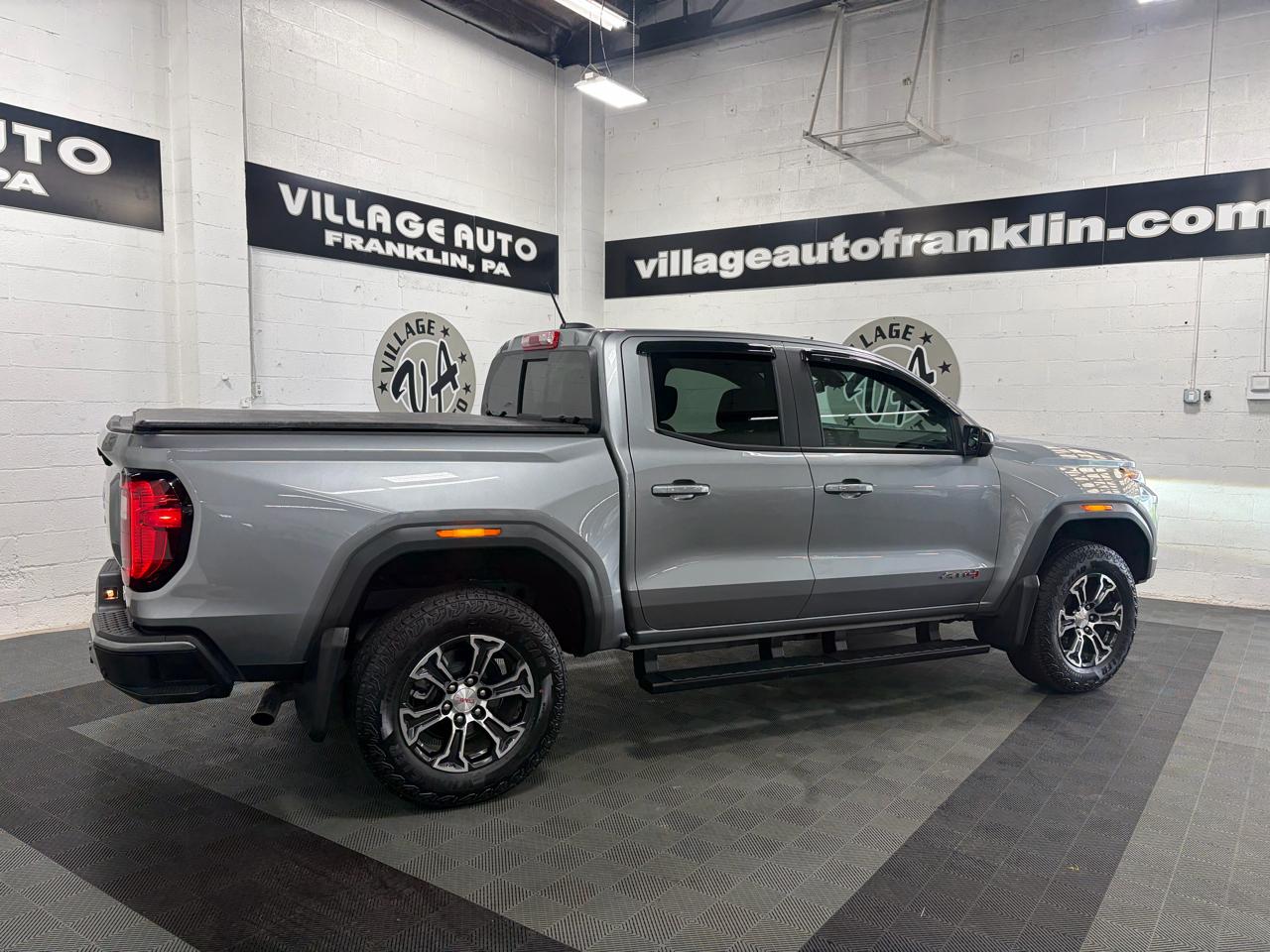GMC Canyon AT4 Crew Cab 4WD 2025