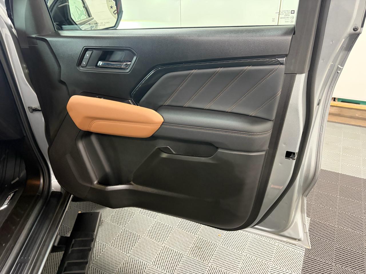 GMC Canyon AT4 Crew Cab 4WD 2025