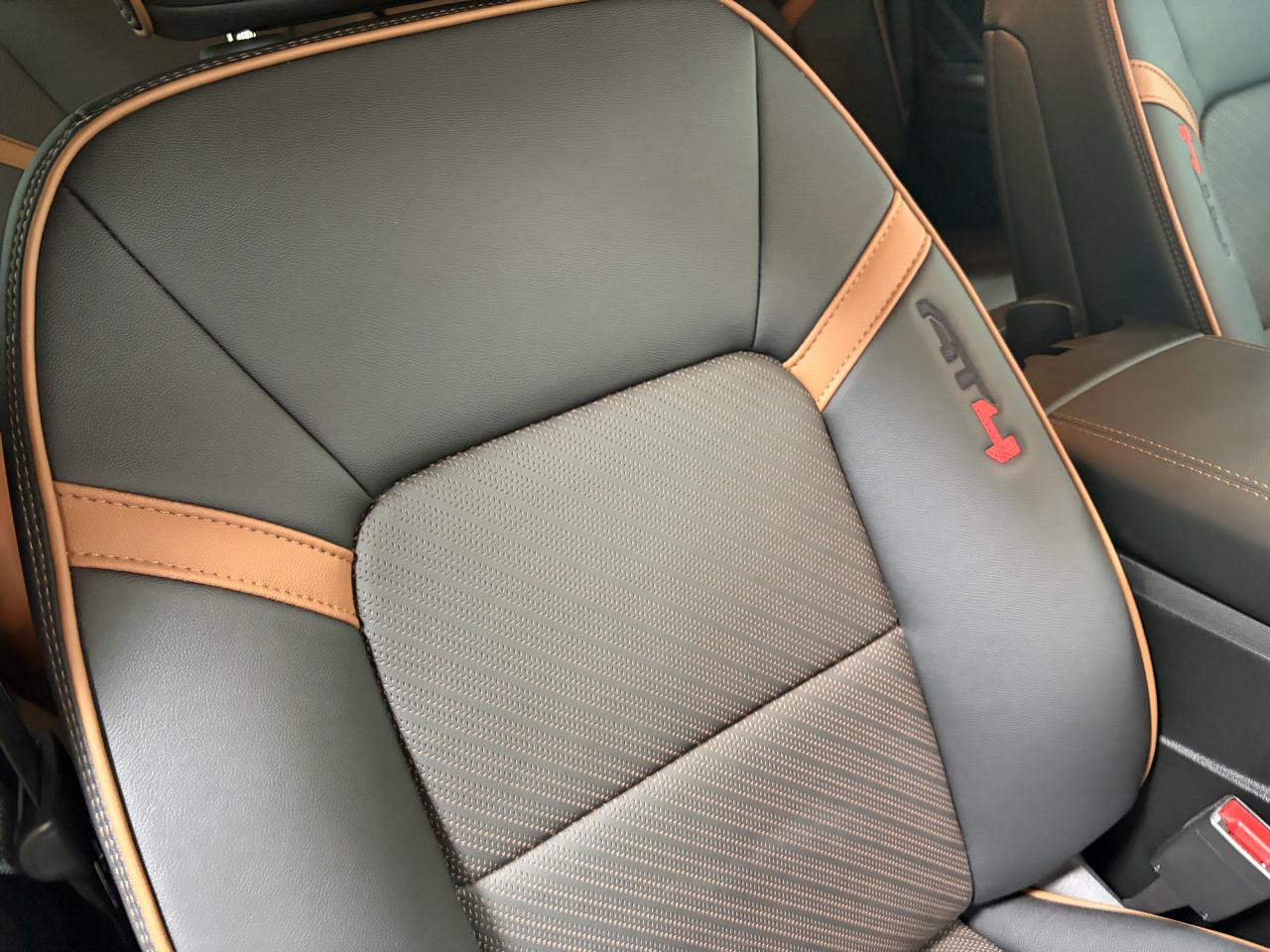 GMC Canyon AT4 Crew Cab 4WD 2025