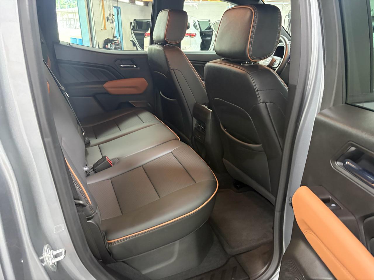GMC Canyon AT4 Crew Cab 4WD 2025