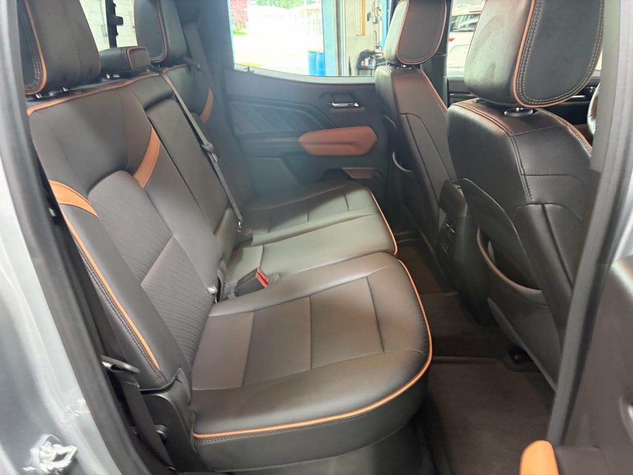 GMC Canyon AT4 Crew Cab 4WD 2025