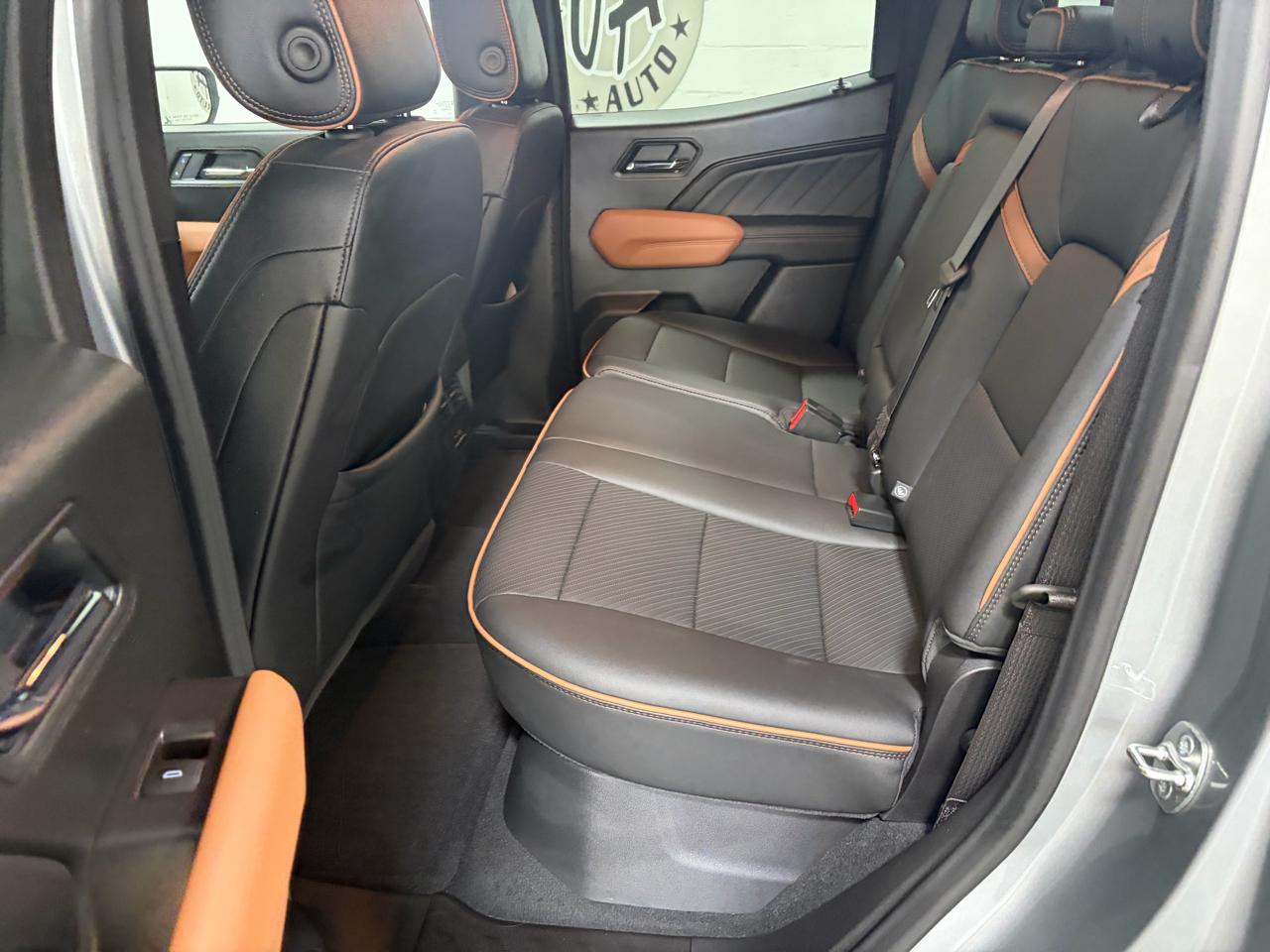 GMC Canyon AT4 Crew Cab 4WD 2025
