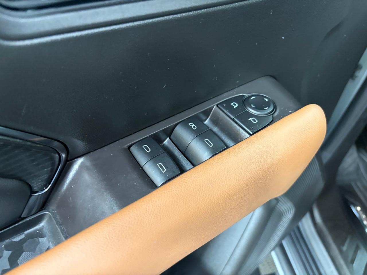 GMC Canyon AT4 Crew Cab 4WD 2025