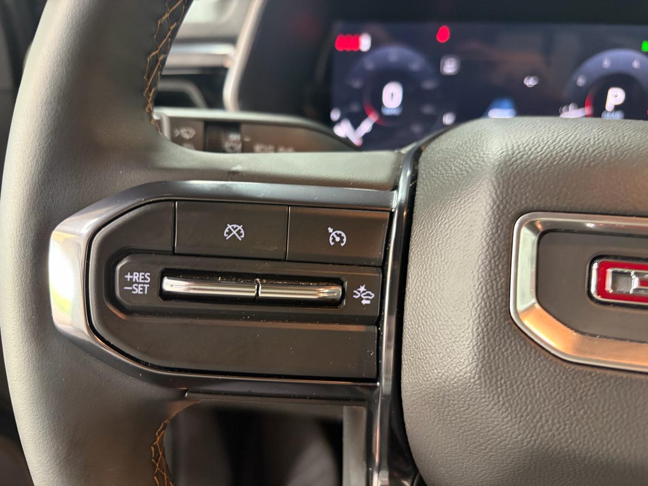GMC Canyon AT4 Crew Cab 4WD 2025