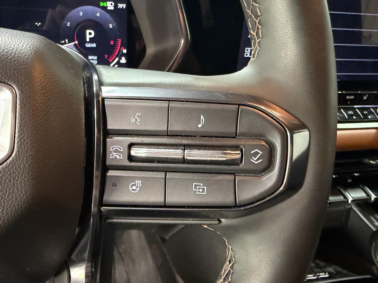 GMC Canyon AT4 Crew Cab 4WD 2025