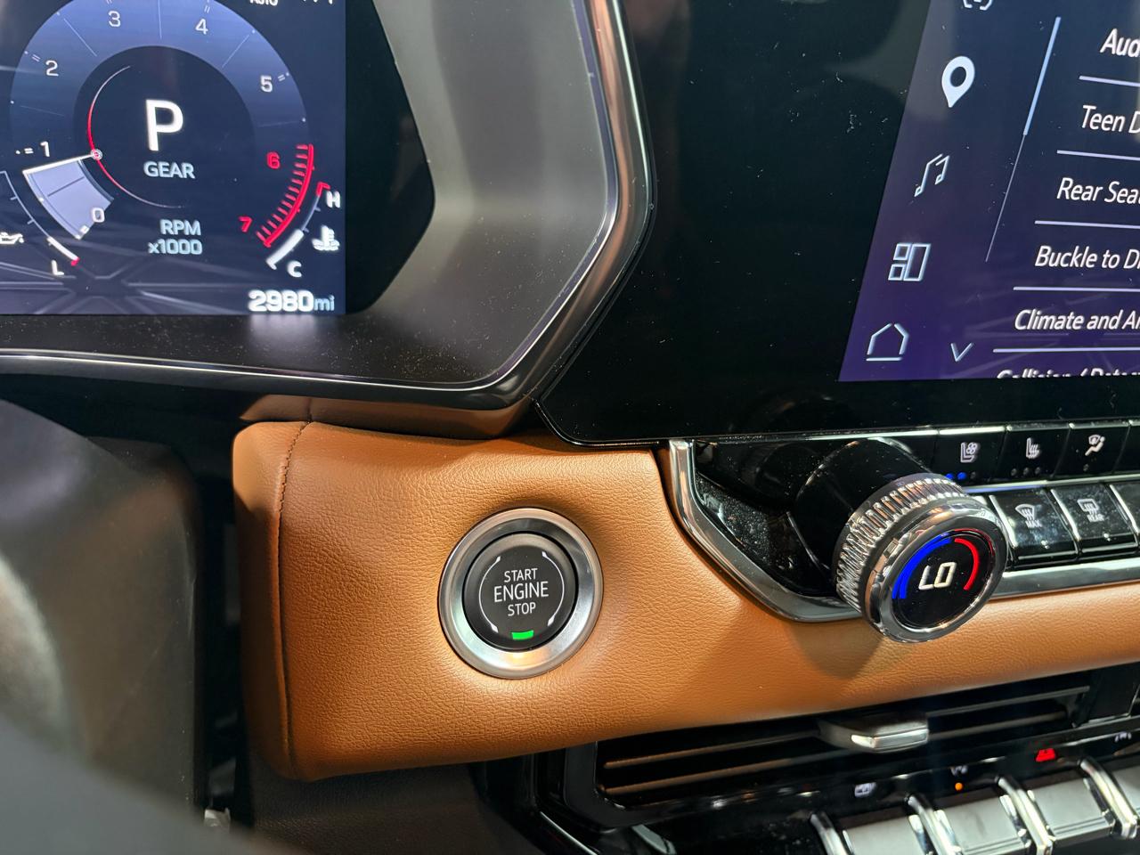 GMC Canyon AT4 Crew Cab 4WD 2025