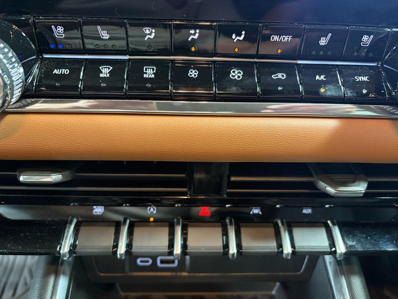 GMC Canyon AT4 Crew Cab 4WD 2025