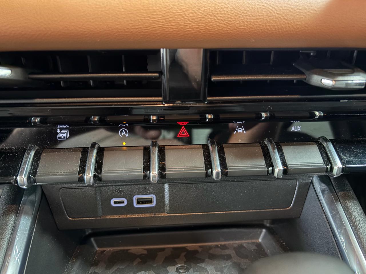 GMC Canyon AT4 Crew Cab 4WD 2025
