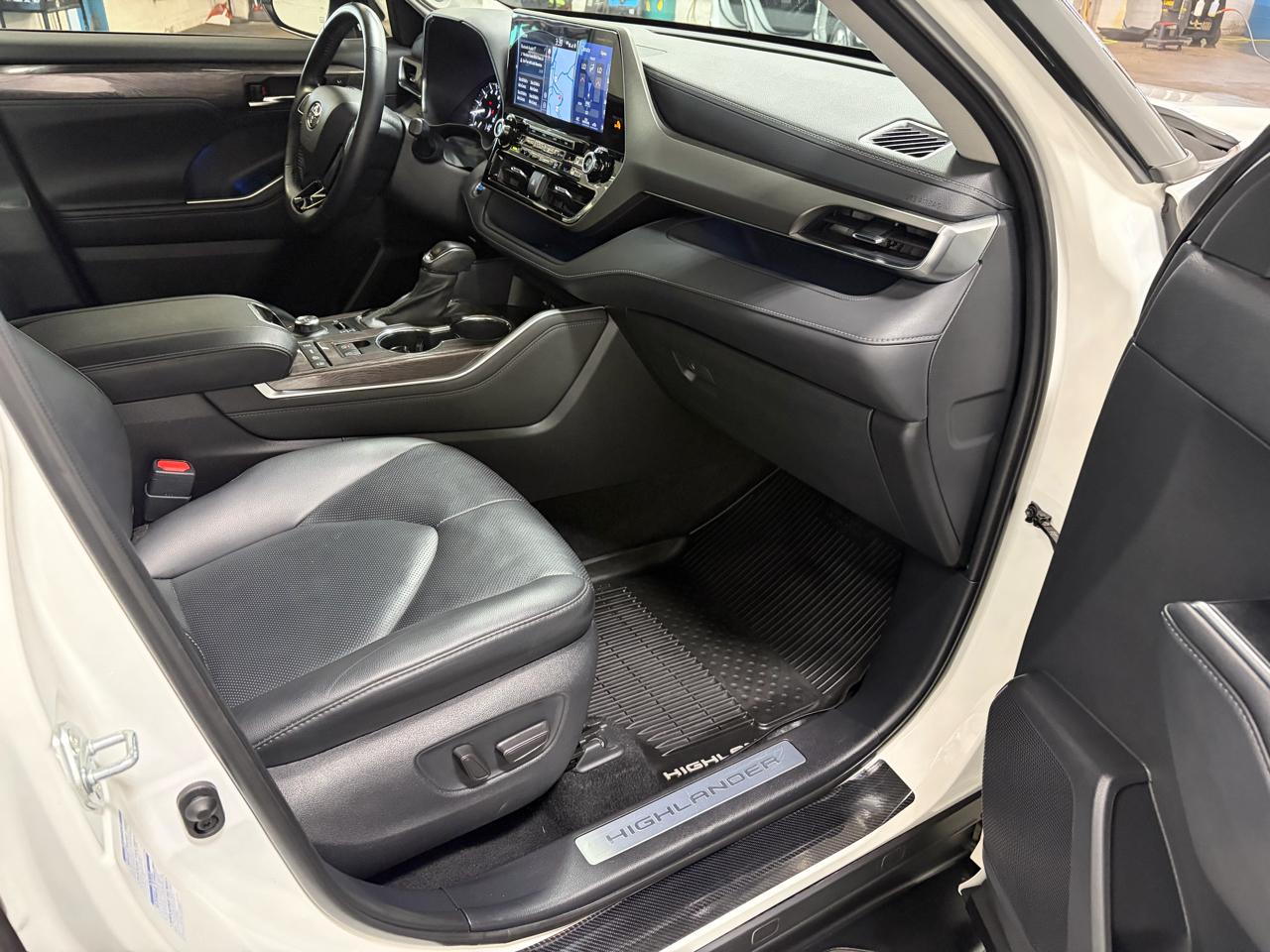 Toyota Highlander Limited AWD V6 2021