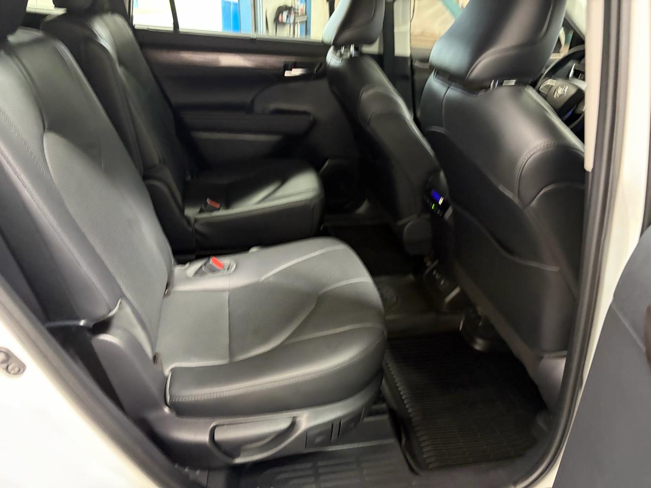 Toyota Highlander Limited AWD V6 2021