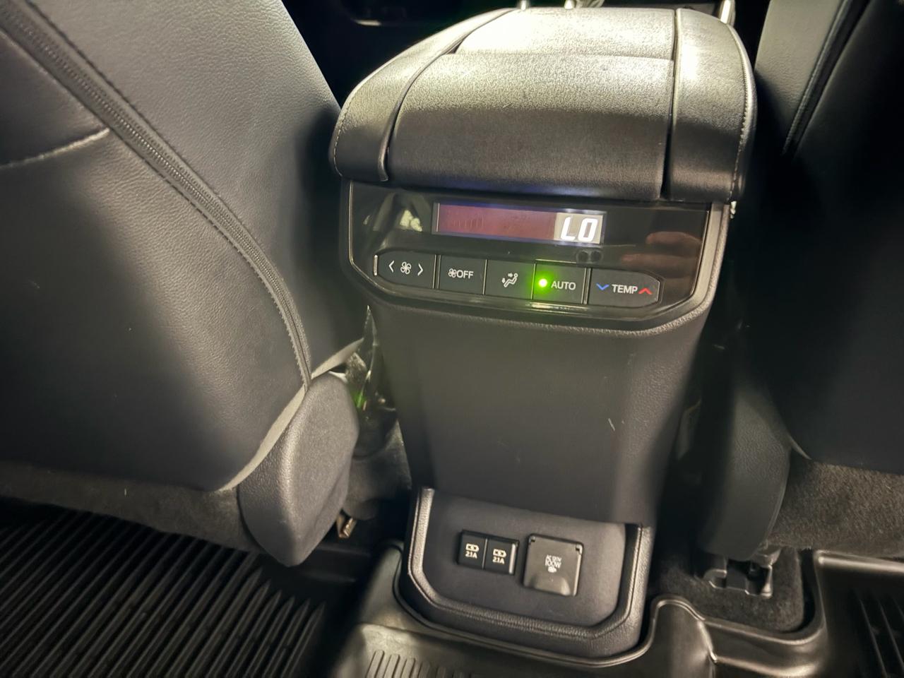 Toyota Highlander Limited AWD V6 2021