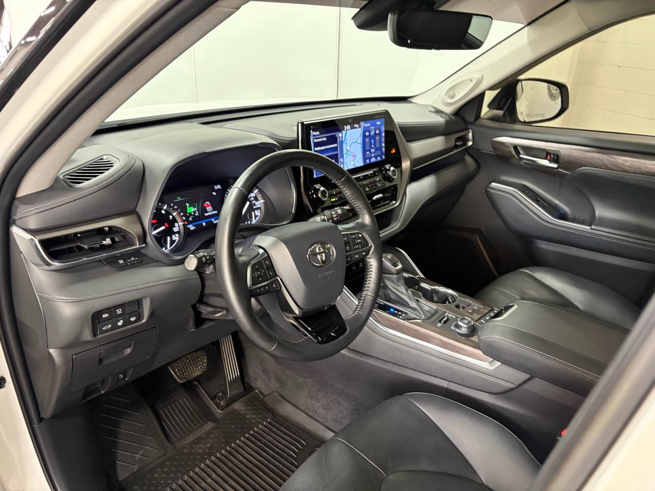 Toyota Highlander Limited AWD V6 2021