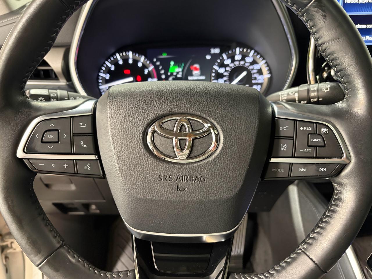 Toyota Highlander Limited AWD V6 2021
