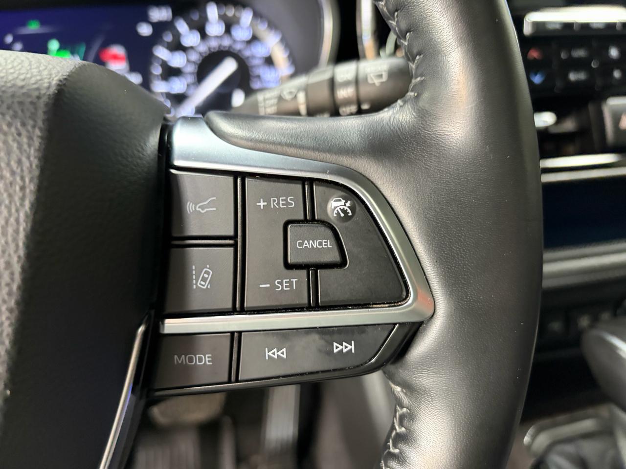 Toyota Highlander Limited AWD V6 2021