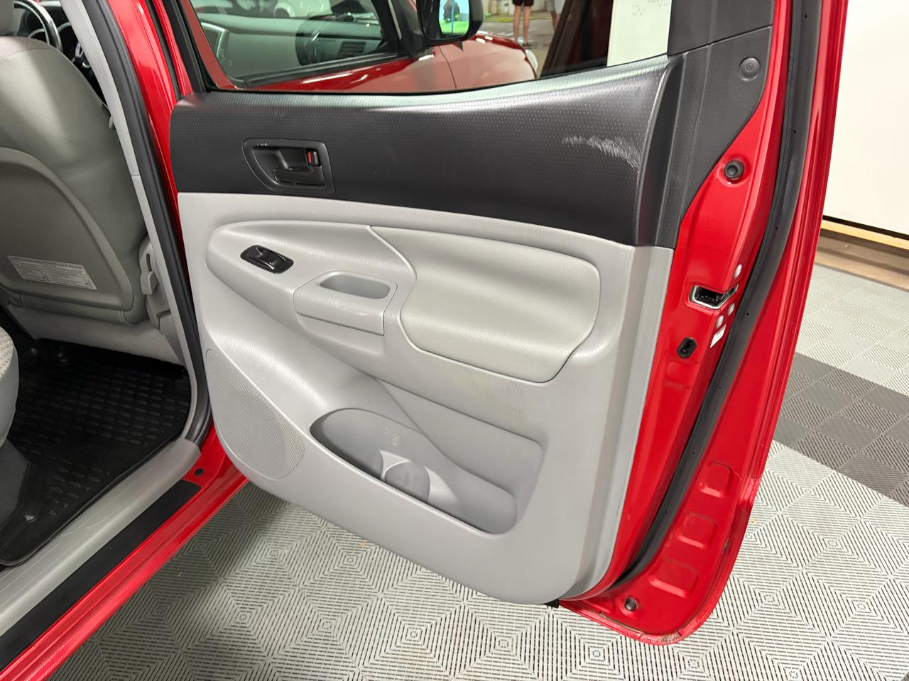 Toyota Tacoma SR5 Double Cab 4WD V6 2015