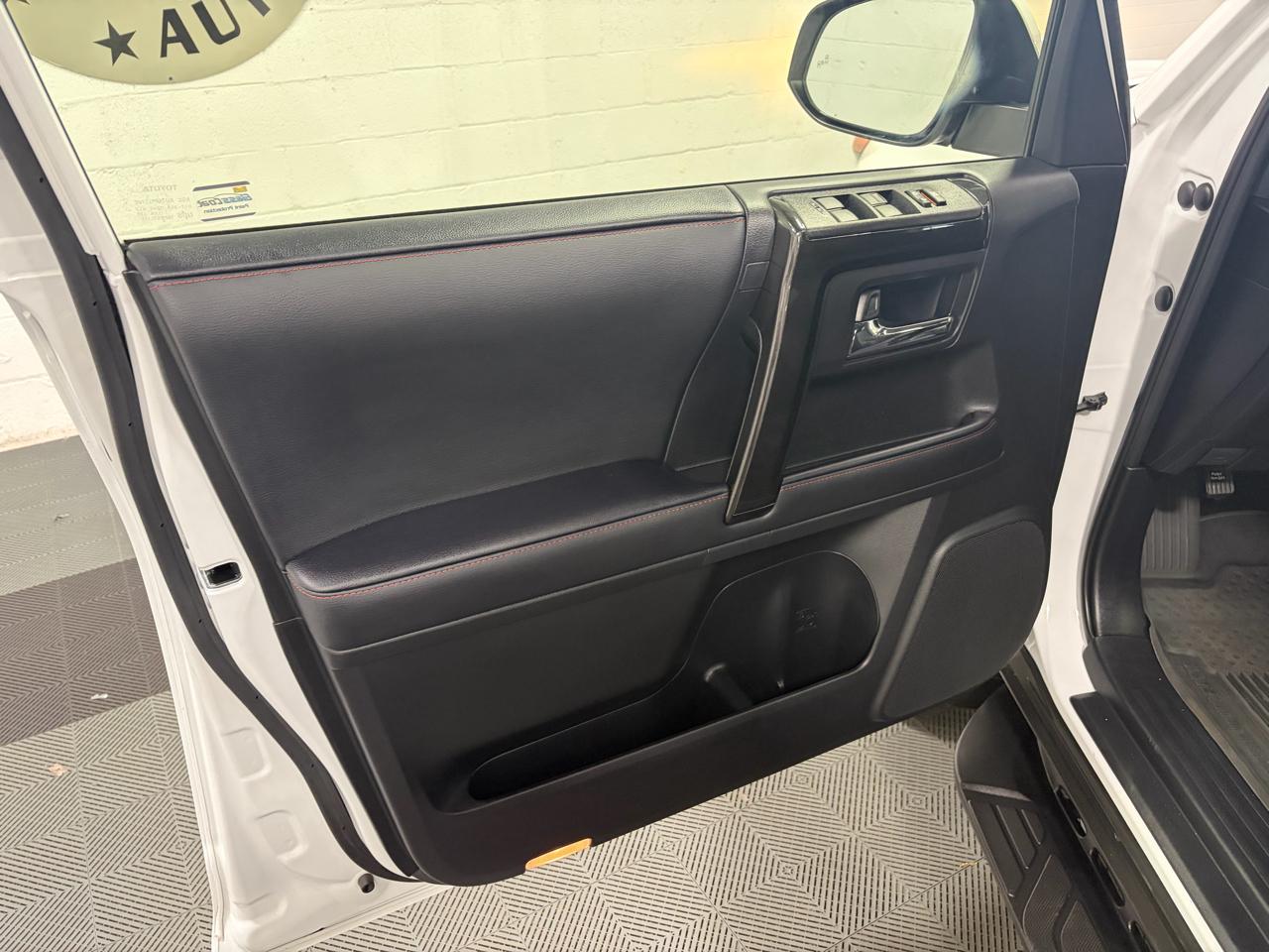 Toyota 4Runner TRD Off-road Premium 4WD 2024