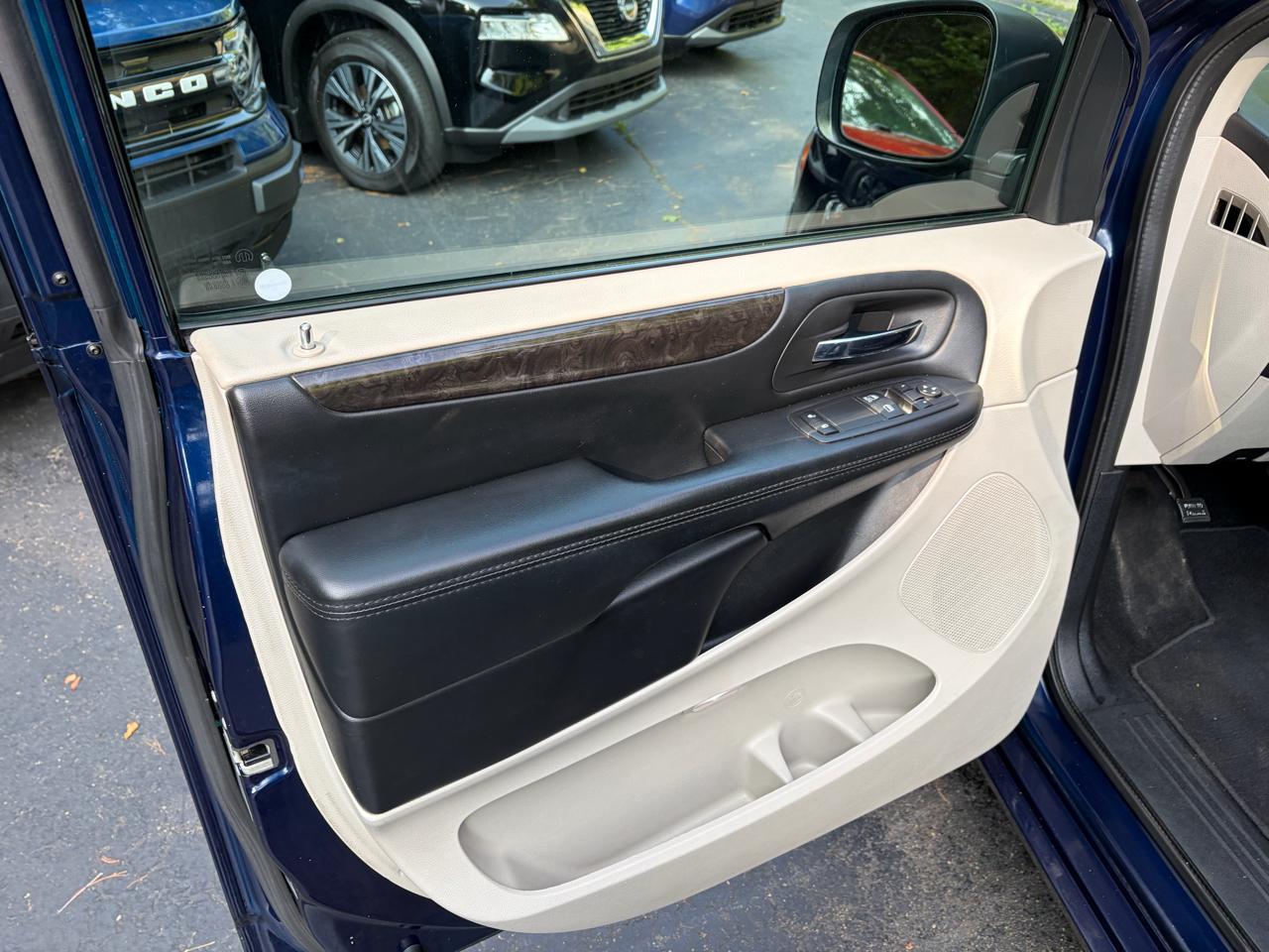 Dodge Grand Caravan SE 2017
