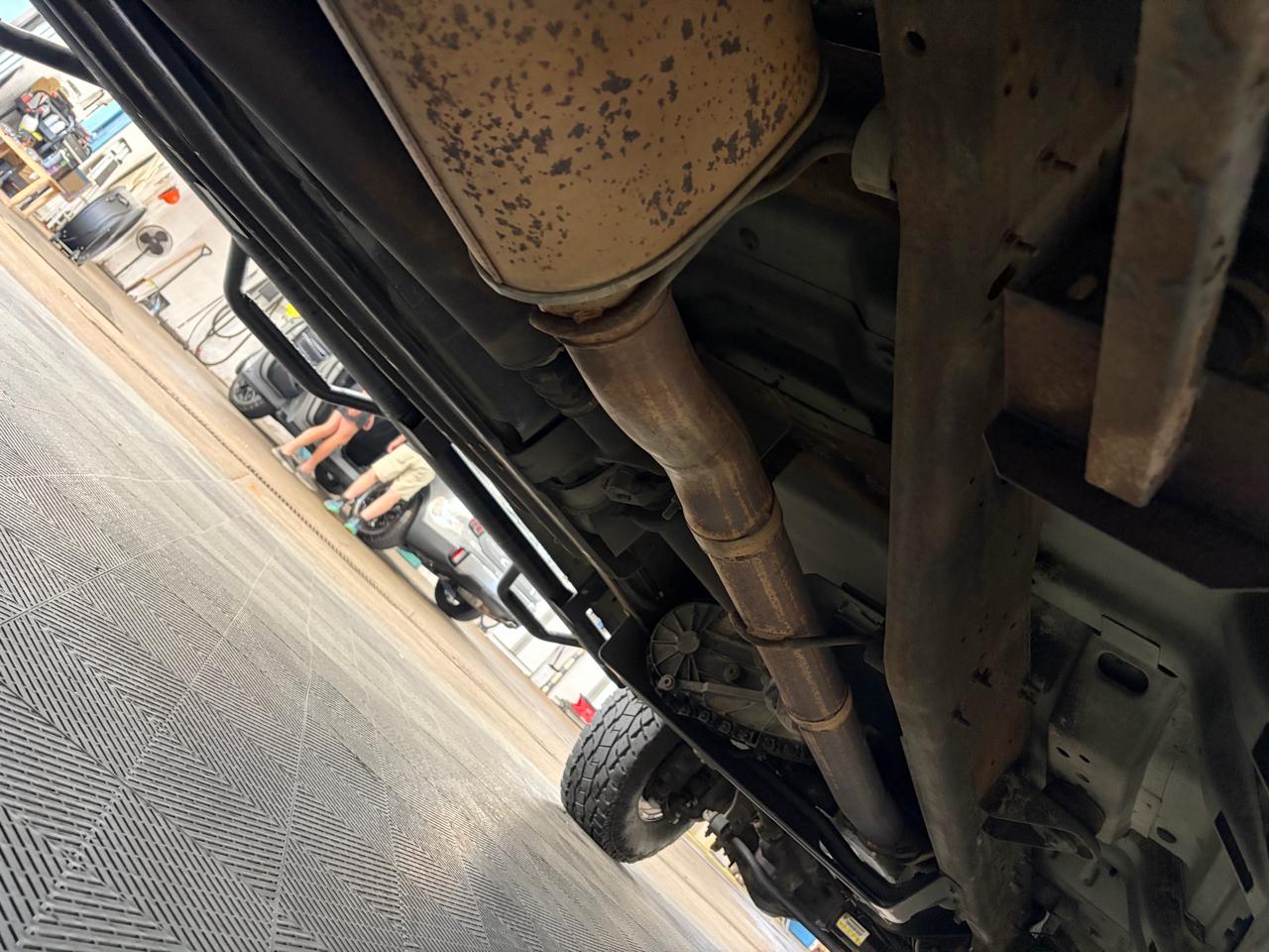 Ford F-350 SD Lariat Crew Cab Short Bed 4WD 2001