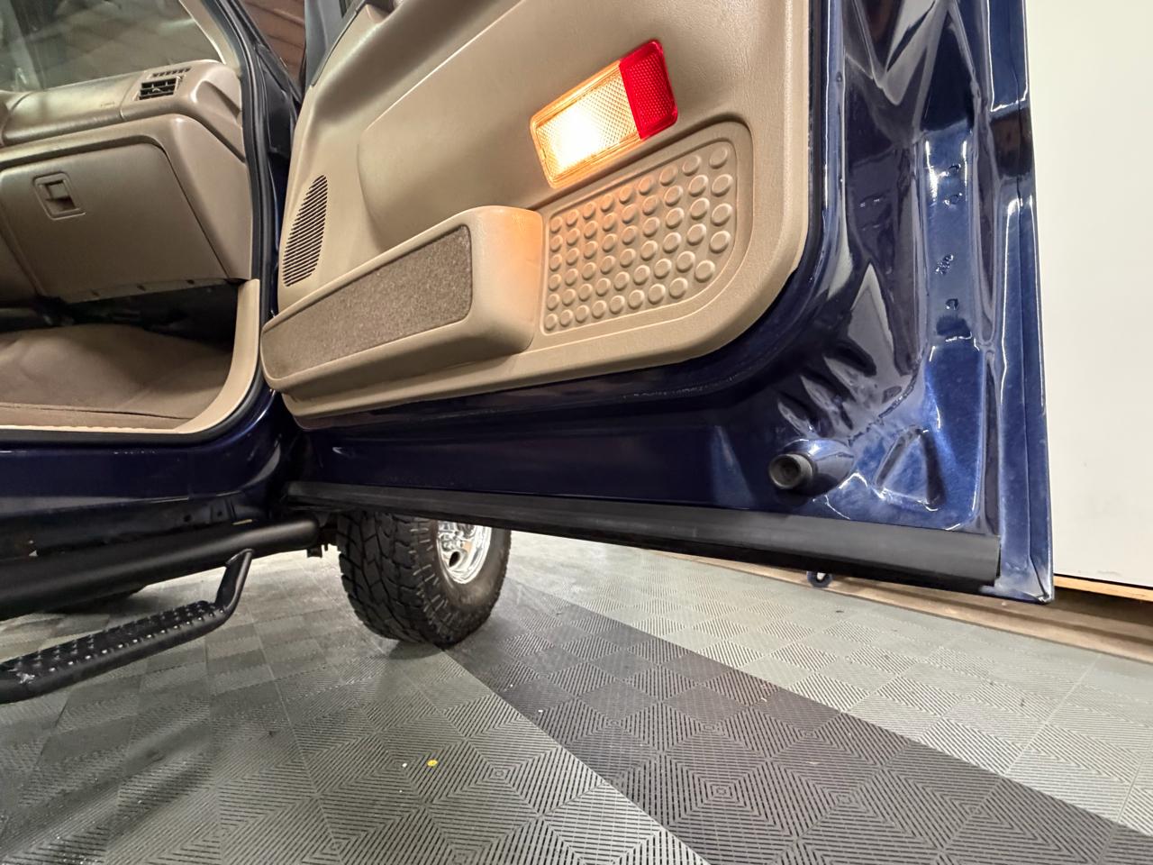 Ford F-350 SD Lariat Crew Cab Short Bed 4WD 2001