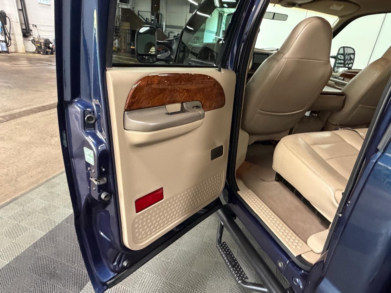 Ford F-350 SD Lariat Crew Cab Short Bed 4WD 2001