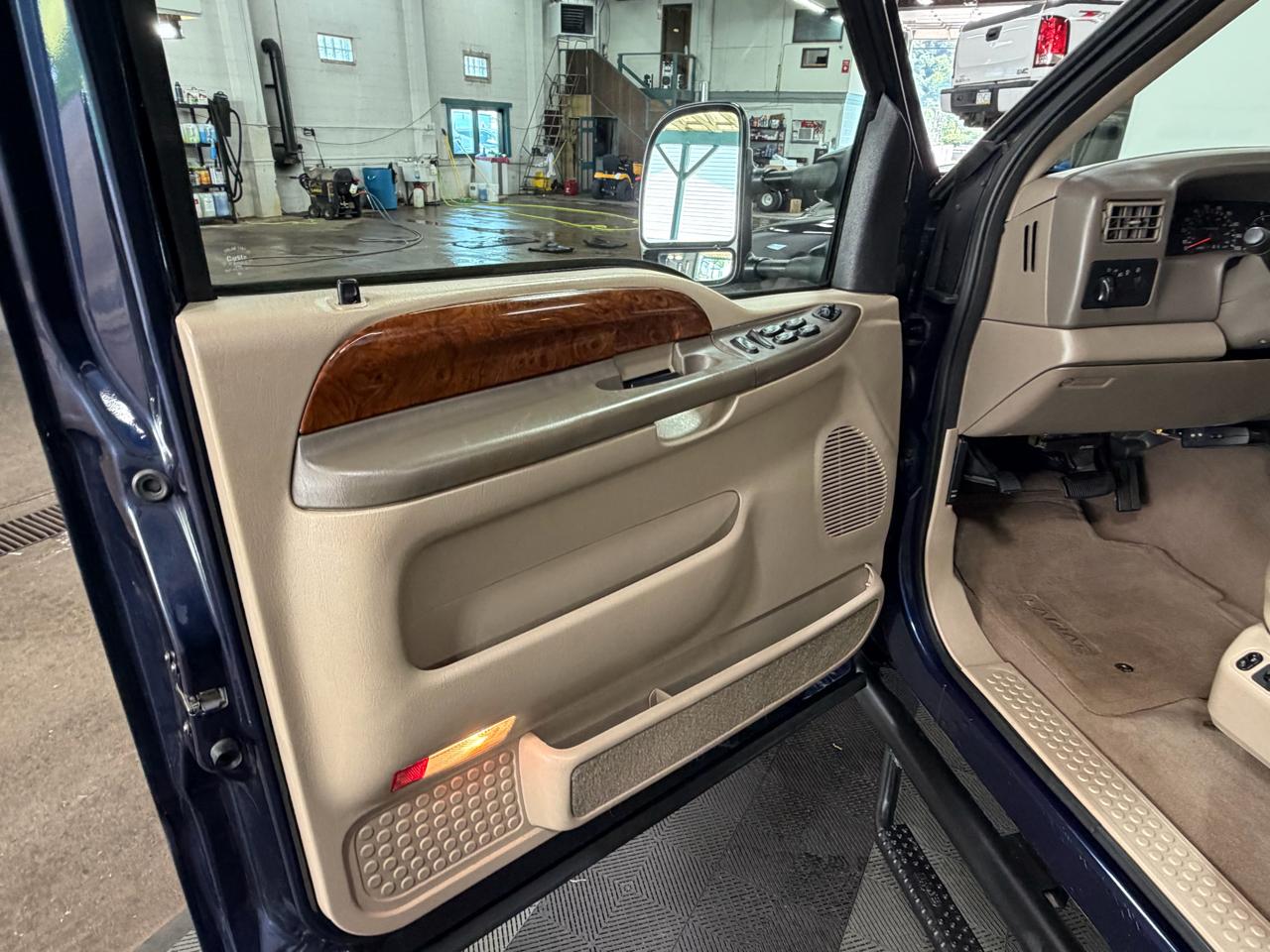 Ford F-350 SD Lariat Crew Cab Short Bed 4WD 2001